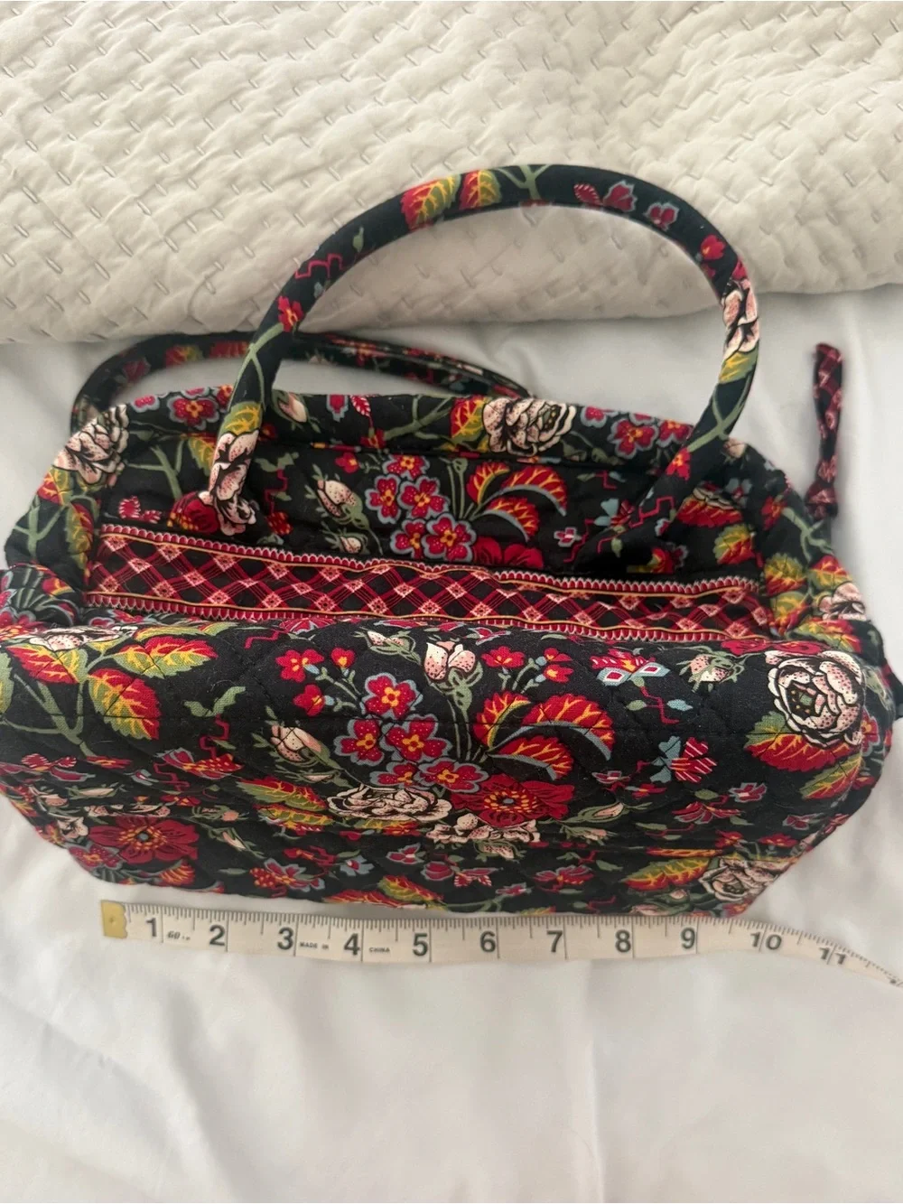 Vera Bradley Anastasia pattern handle bag